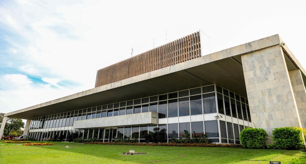 Capa da notícia: GDF decreta ponto facultativo no dia 2 de janeiro de 2026